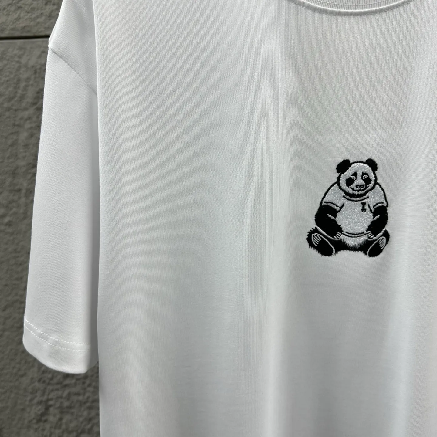 Ami Love 2026 Spring and Summer Style Classic Simple Black White Giant Panda Three-dimensional Embroidery Personalized Logo Customized Double Yarn Plain Cotton Fabric Short-sleeved T-shirt Men and Women Same Style Color: Black White Size: S (90-130 pounds) M (120-150 pounds) L (140-165 pounds) XL (160-180 pounds) XXL (180-210 pounds)